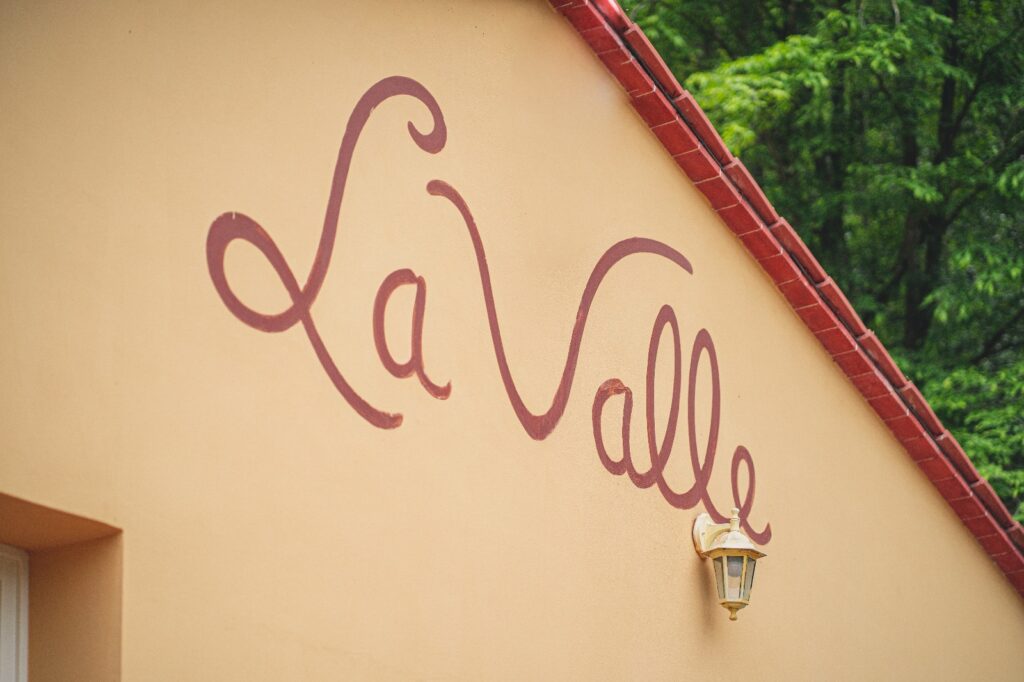 9e689bd8-3818-4ba7-bd8c-9d172fe4468a